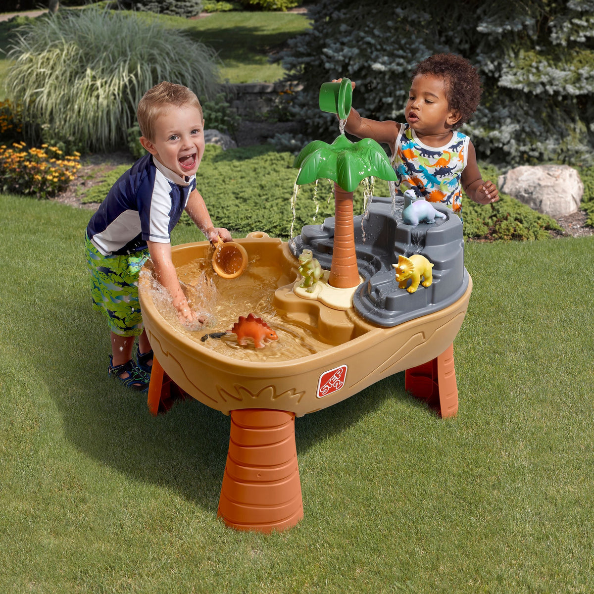 Plastic Sandbox and Water Table with 7-piece Dinosaur Playset U365241