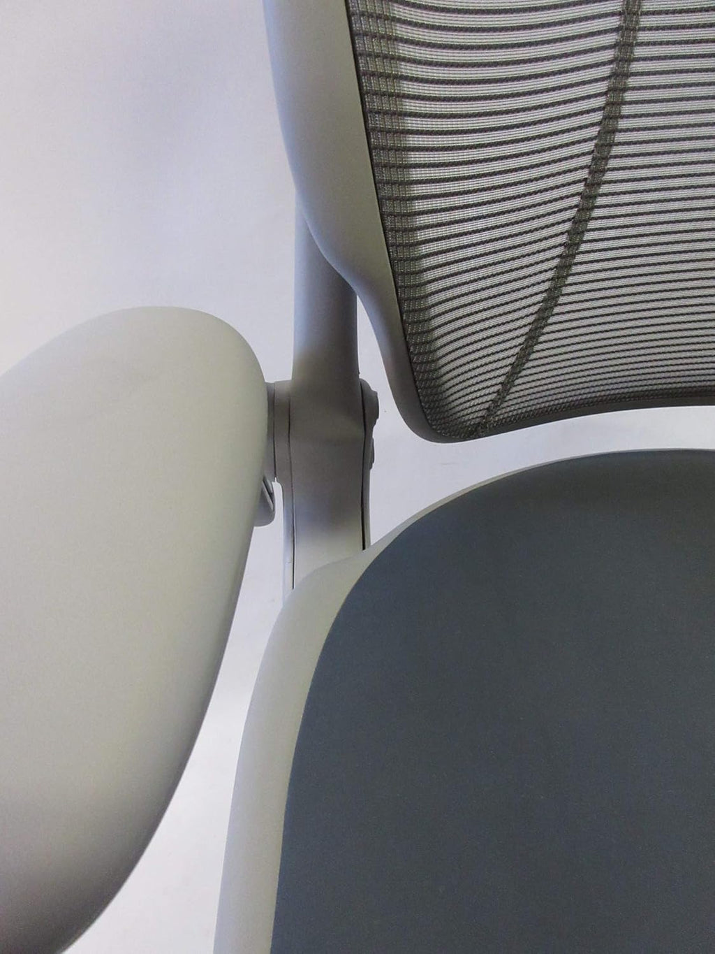 Gray Pinstripe Mesh Task Chair with Grey Frame and Standard Foam Seat J946