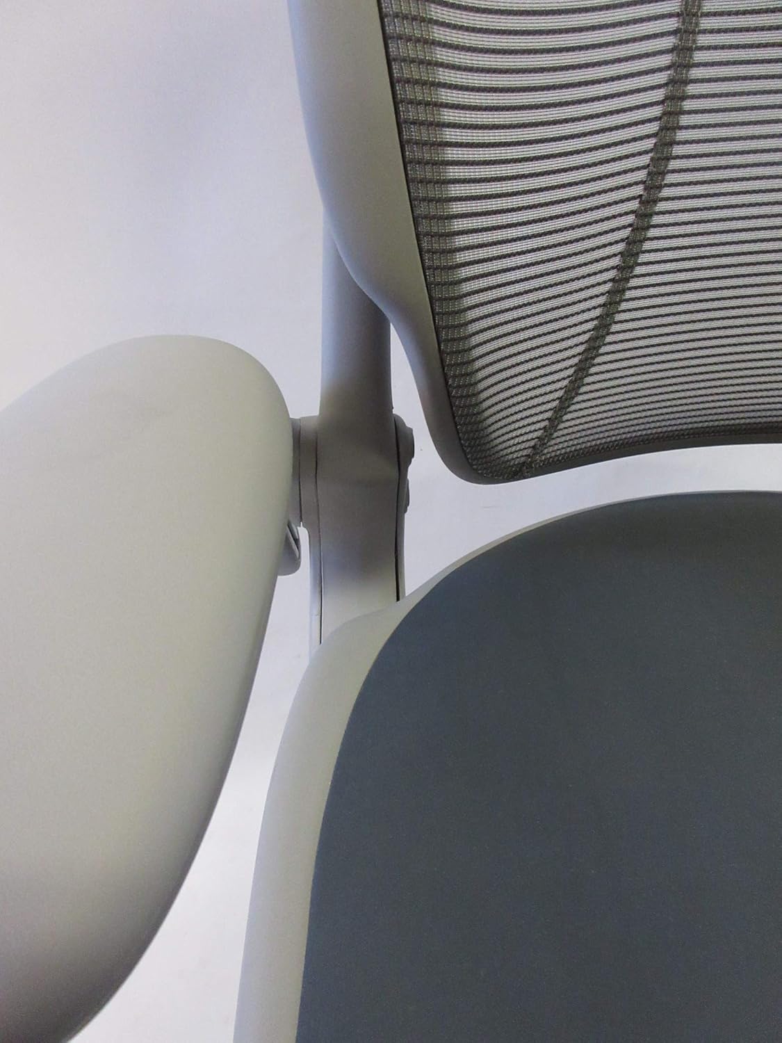 Gray Pinstripe Mesh Task Chair with Grey Frame and Standard Foam Seat J946