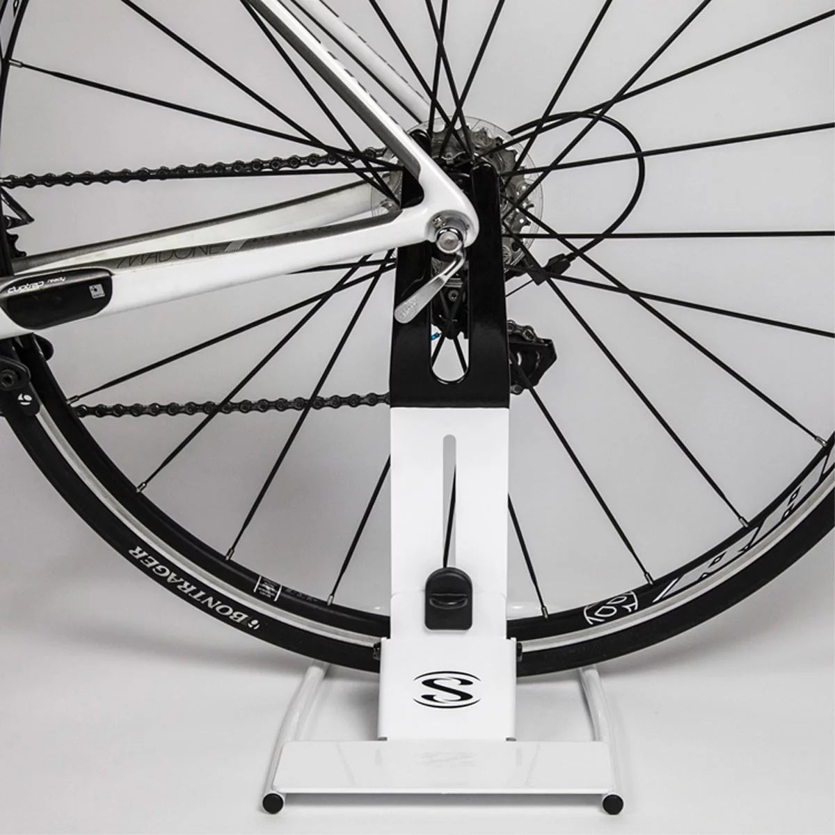 17.9 in x 13.4 in x 10.4 in Single Bike Stand R89460