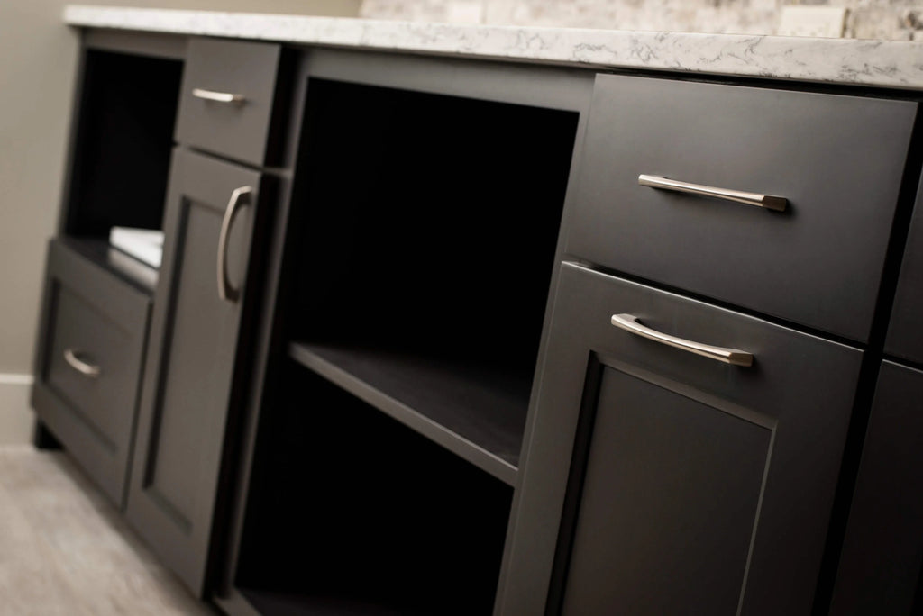 Matte Black Pull R619232