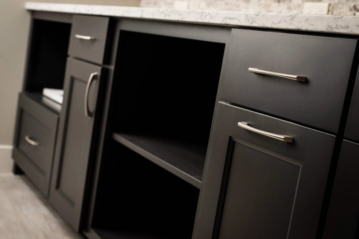 Matte Black Pull R619232