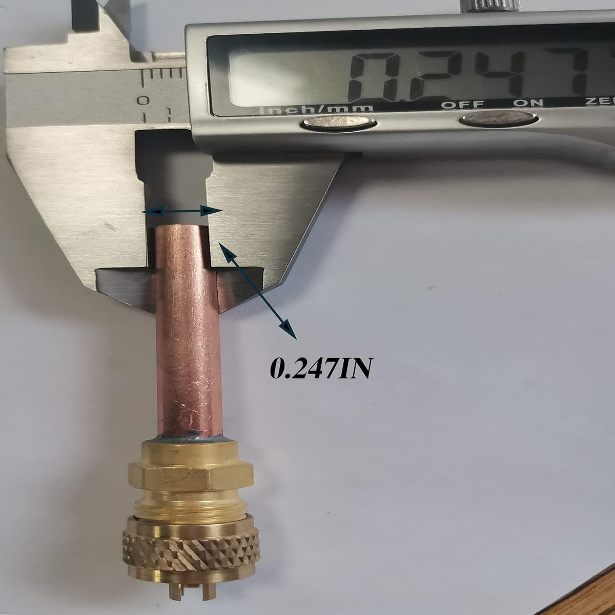 Service Access Valve 1/4 SAE Brass and Copper Y19096